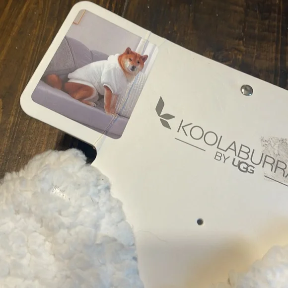 Koolaburra by UGG hoodie for dogs - Picture 2 of 3